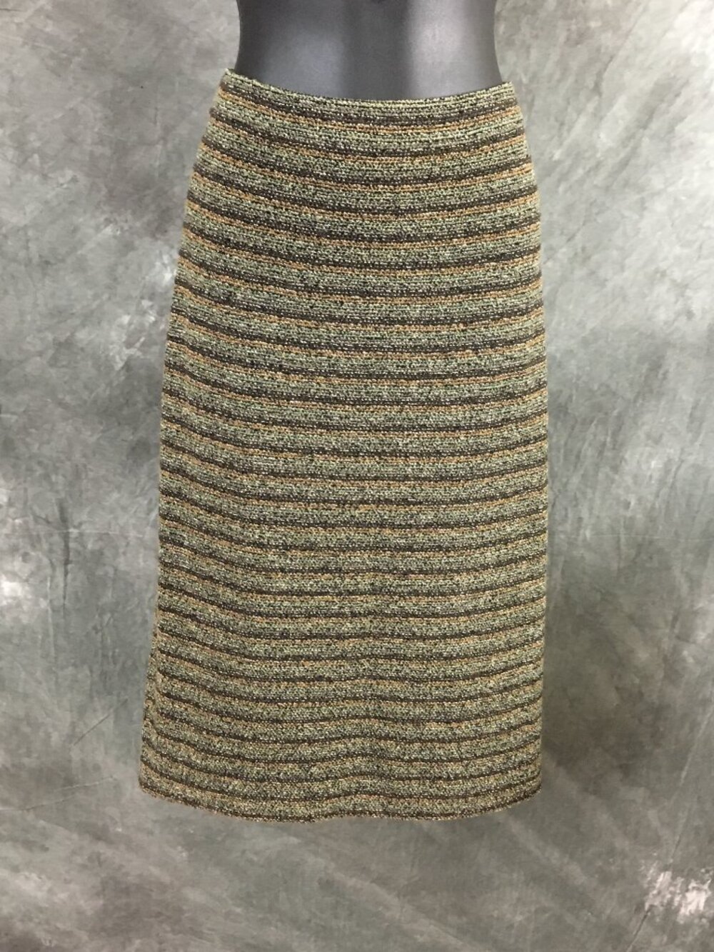 BEAUTIFUL St John collection knit green multi jacket skirt suit size 12 - Picture 9 of 10